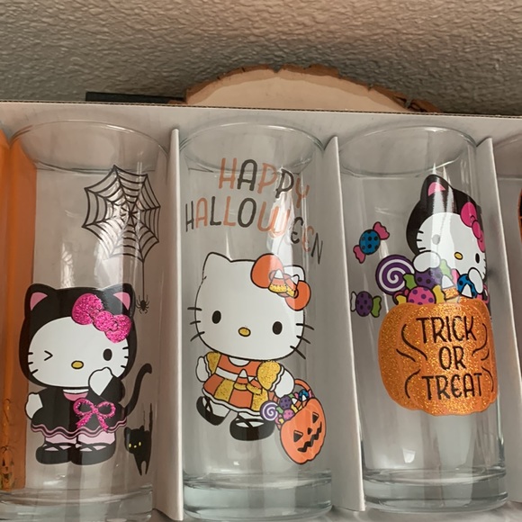 Hello Kitty Sanrio Halloween Glass Set - Picture 5 of 9